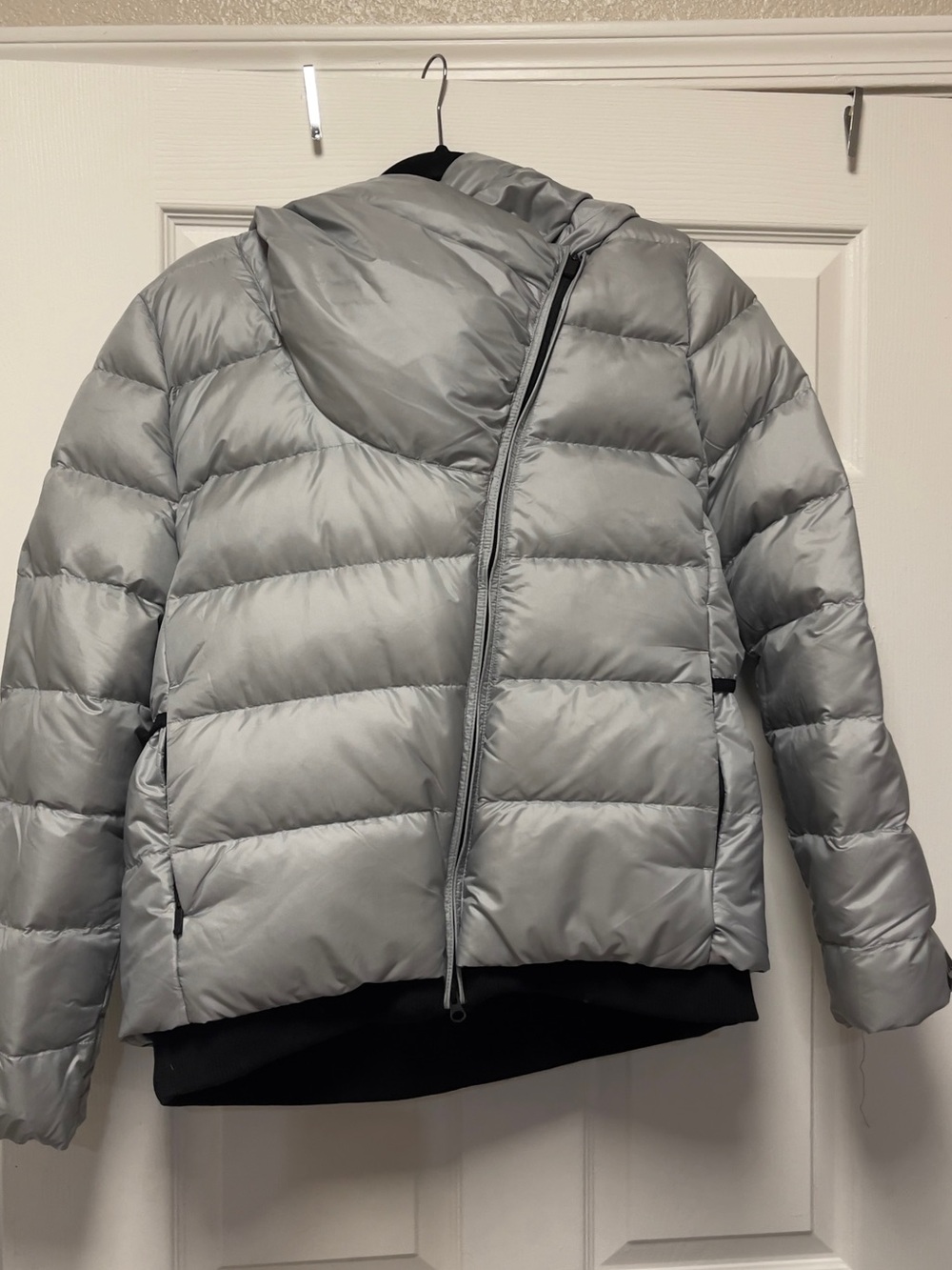 Nike Light Gray Quilted Puffer Jacket with Hood